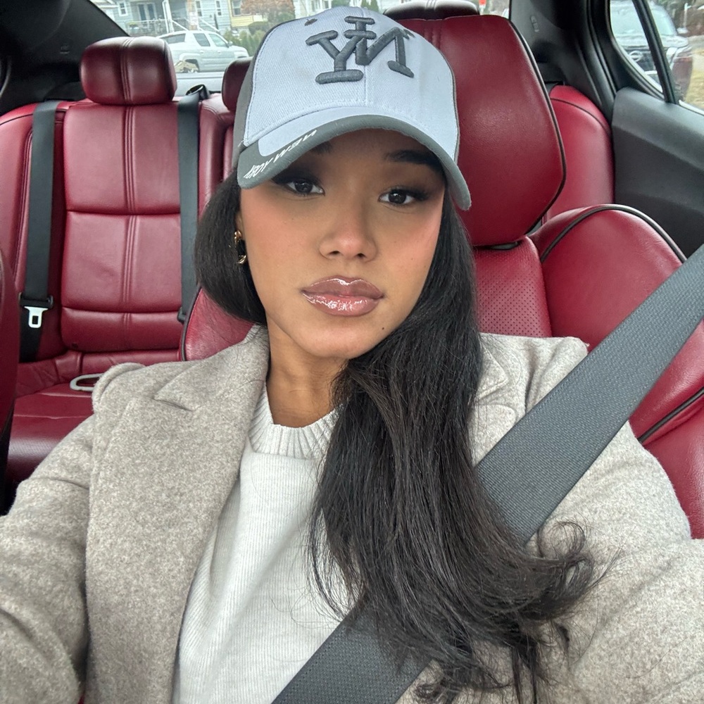 Meet your Poshers, Alisha & Winifer